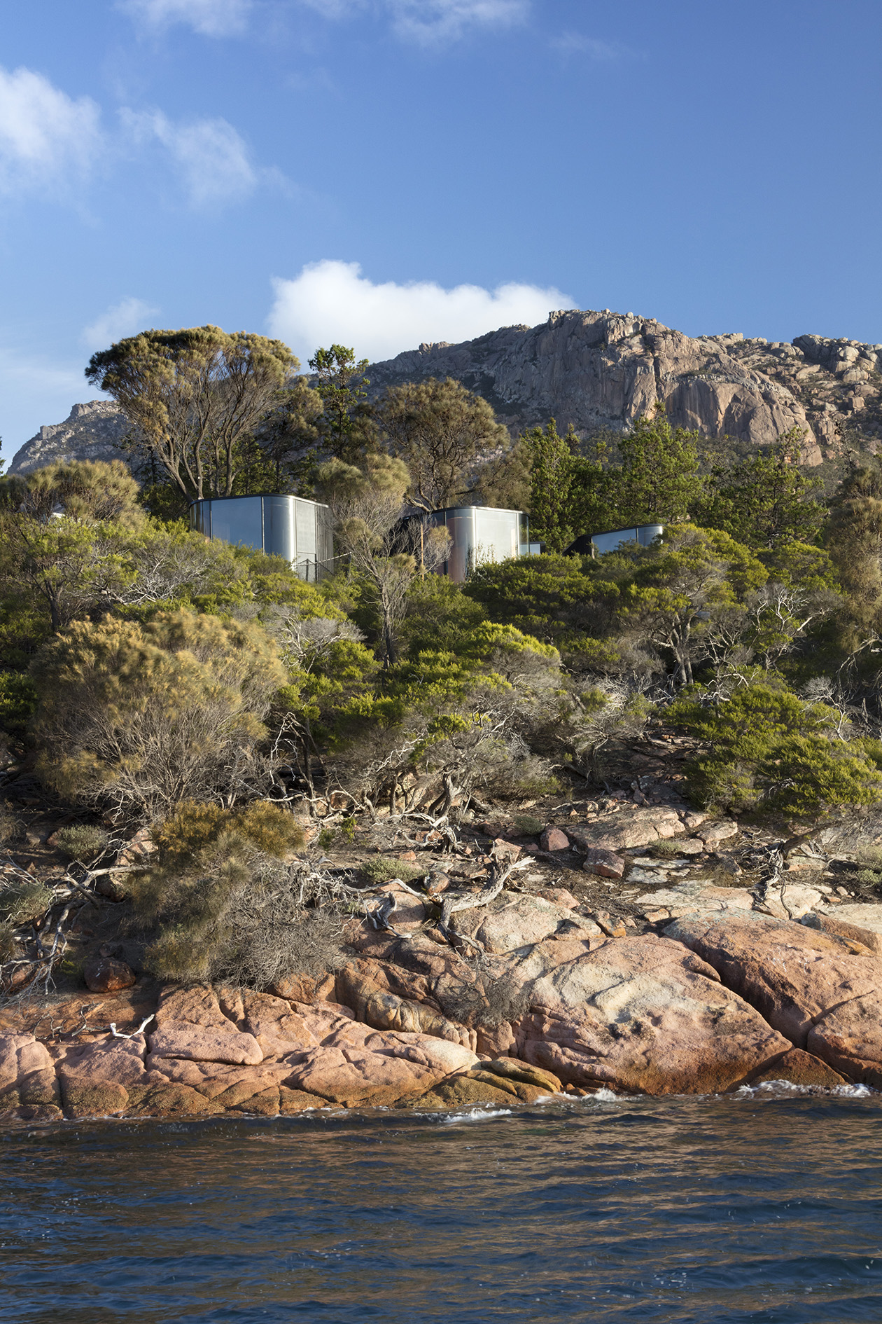 liminal-coastal-pavilion-freycinet-02