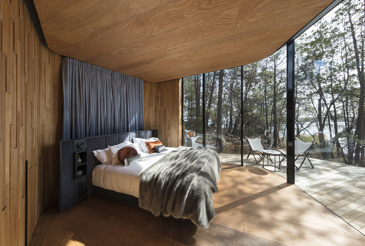 liminal-coastal-pavilion-freycinet-08